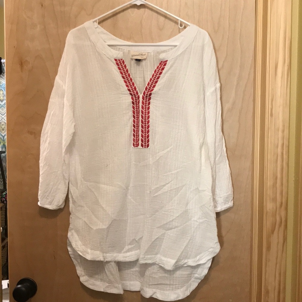 Universal threads top! Light & airy